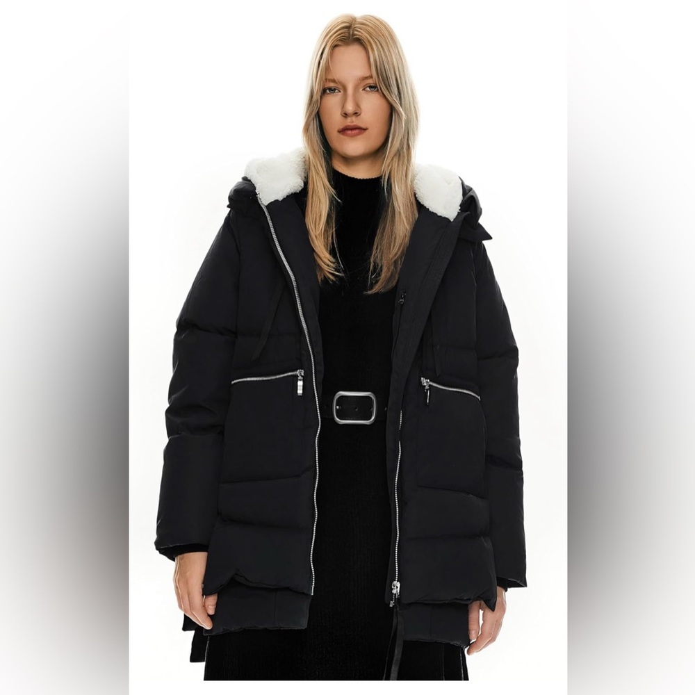 OROLAY Black Puffer Coat -- Small
